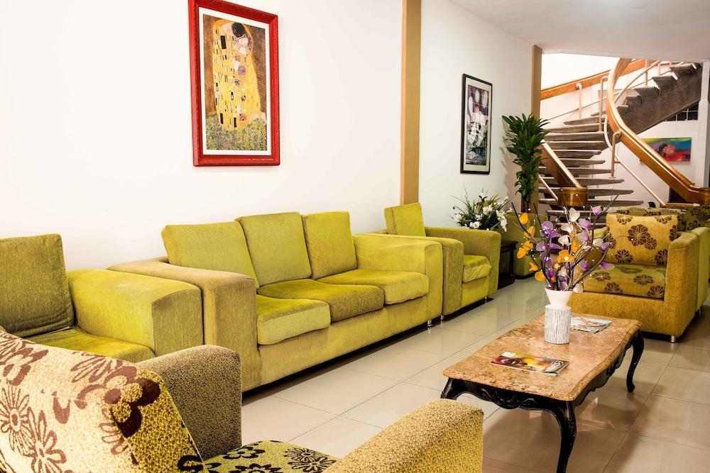 Hotel Puerta De Oro Баранкила Екстериор снимка