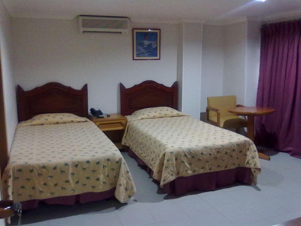 Hotel Puerta De Oro Баранкила Екстериор снимка
