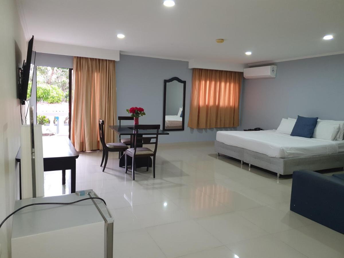 Hotel Puerta De Oro Баранкила Екстериор снимка