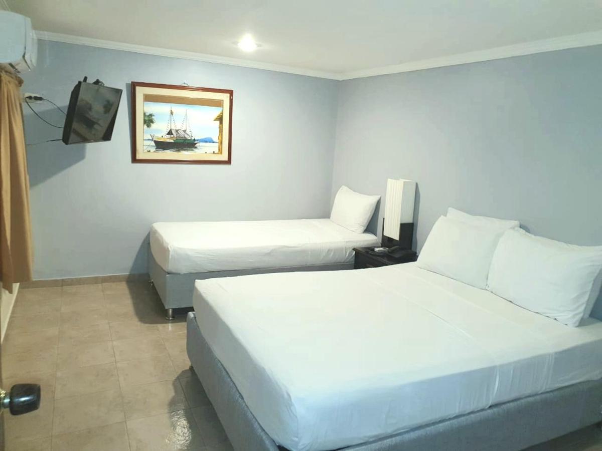 Hotel Puerta De Oro Баранкила Екстериор снимка