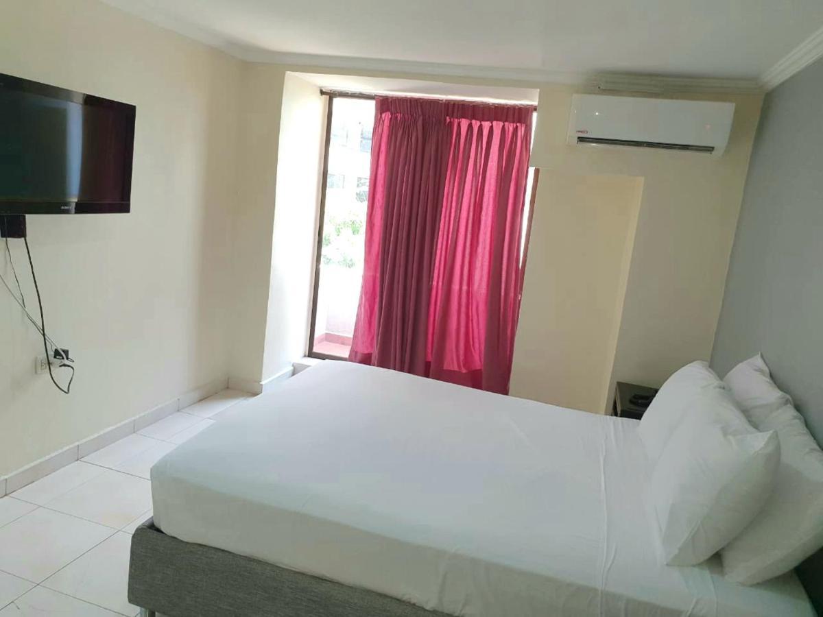 Hotel Puerta De Oro Баранкила Екстериор снимка