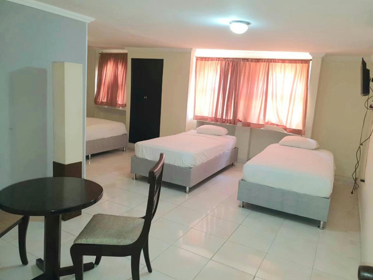 Hotel Puerta De Oro Баранкила Екстериор снимка