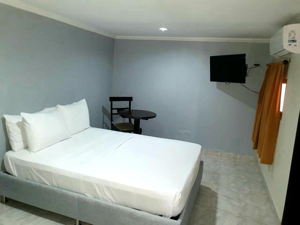 Hotel Puerta De Oro Баранкила Екстериор снимка