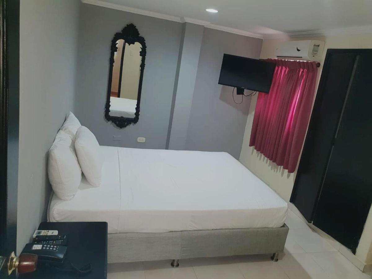 Hotel Puerta De Oro Баранкила Екстериор снимка