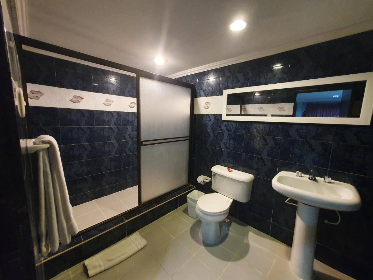 Hotel Puerta De Oro Баранкила Екстериор снимка
