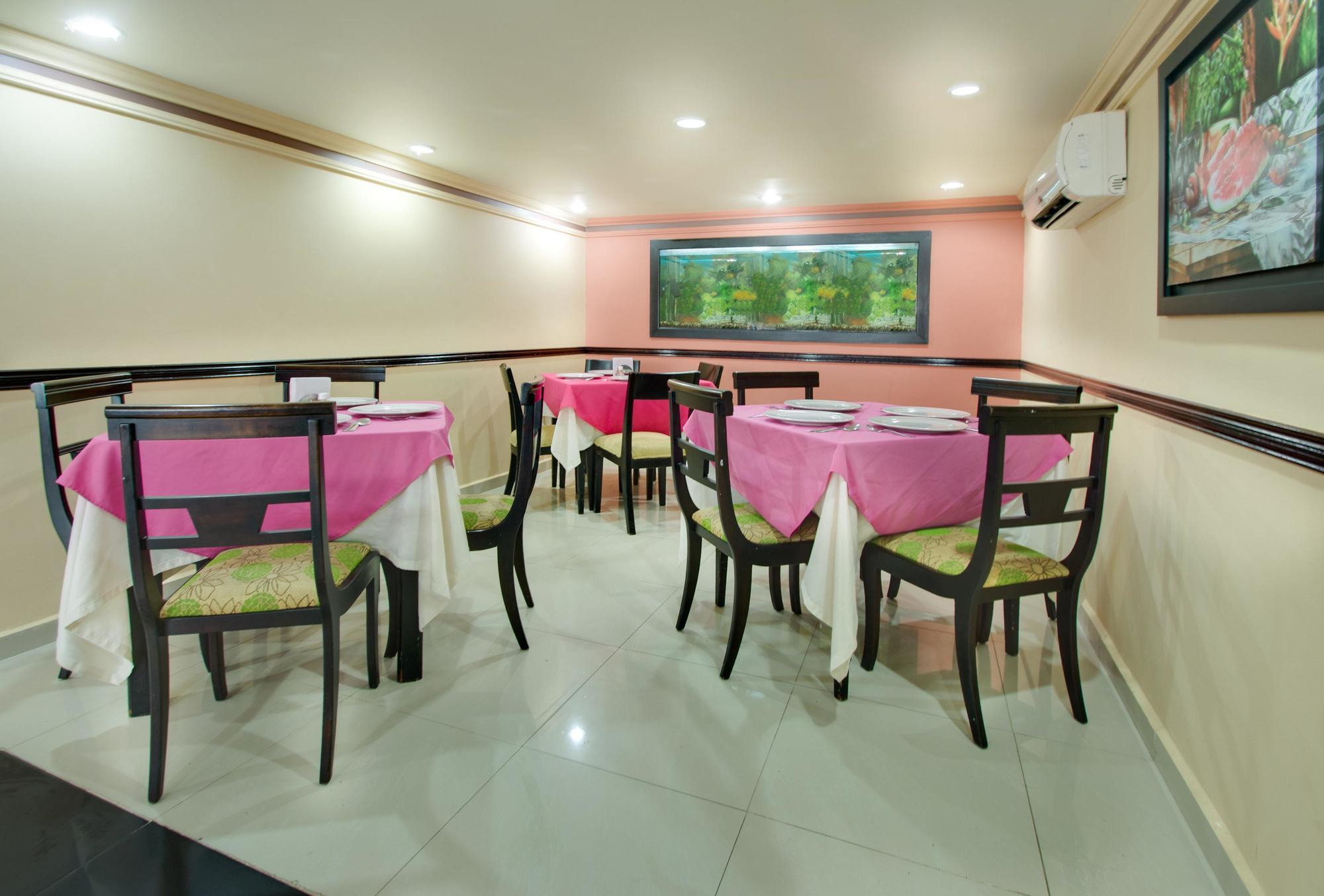 Hotel Puerta De Oro Баранкила Екстериор снимка