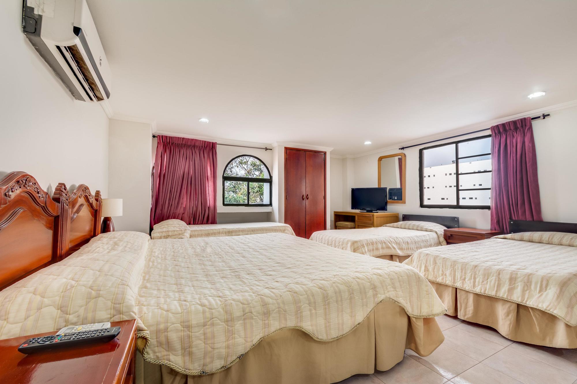 Hotel Puerta De Oro Баранкила Екстериор снимка