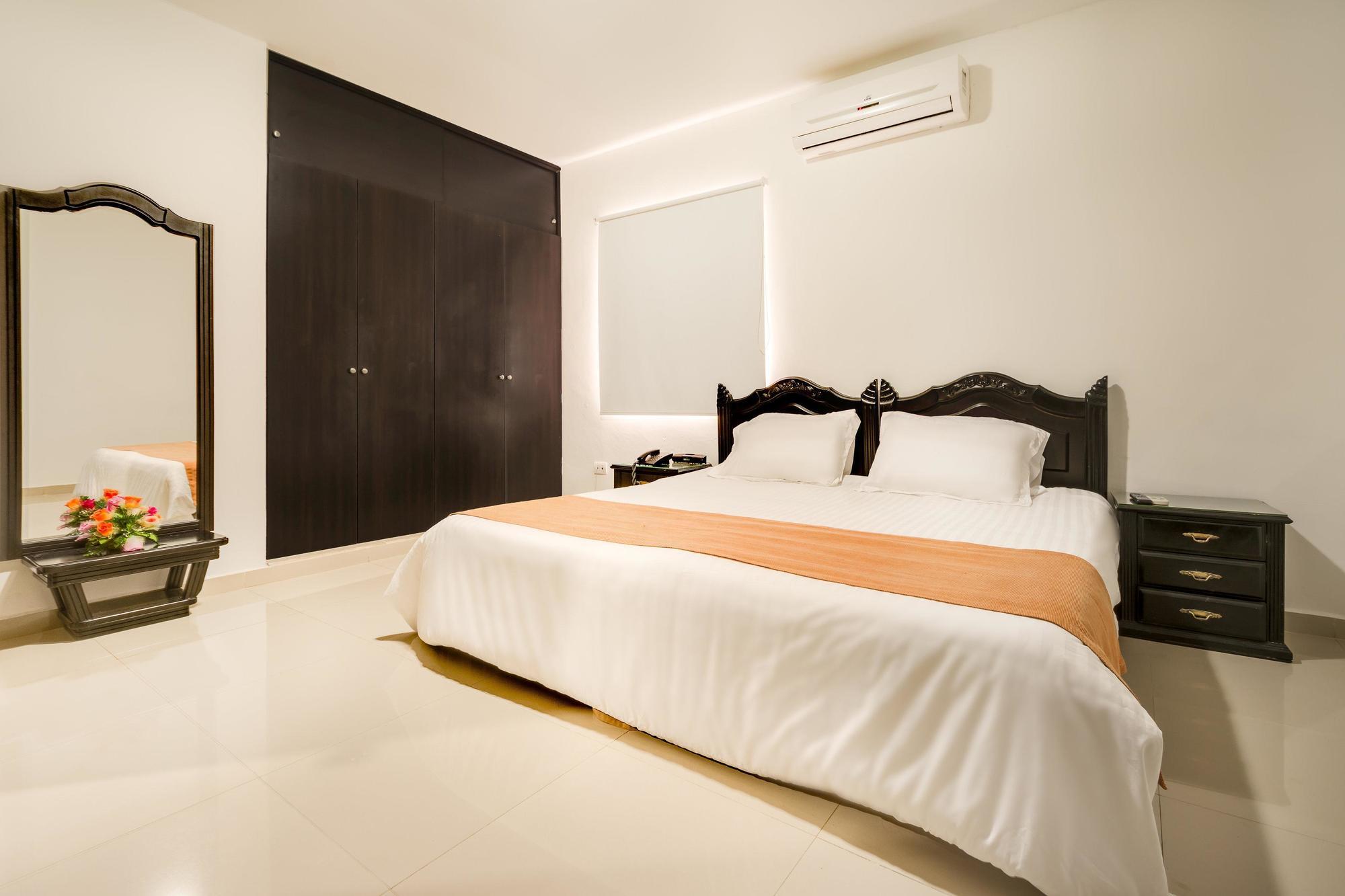 Hotel Puerta De Oro Баранкила Екстериор снимка