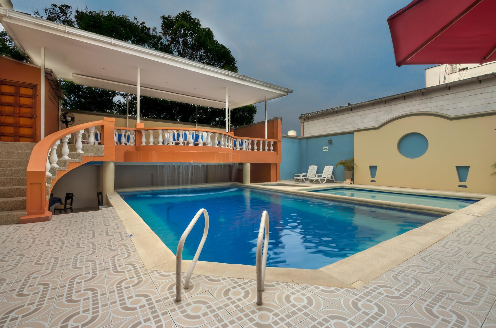 Hotel Puerta De Oro Баранкила Екстериор снимка