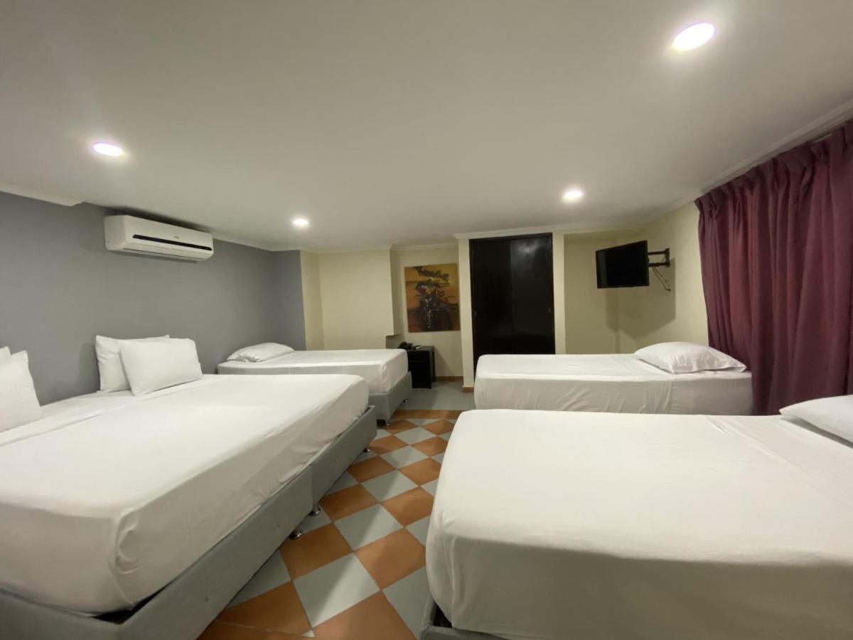 Hotel Puerta De Oro Баранкила Екстериор снимка